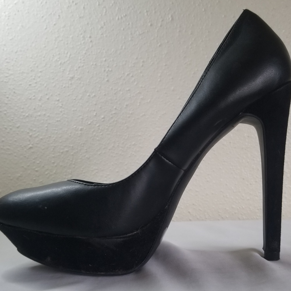 Heels - Picture 2 of 6
